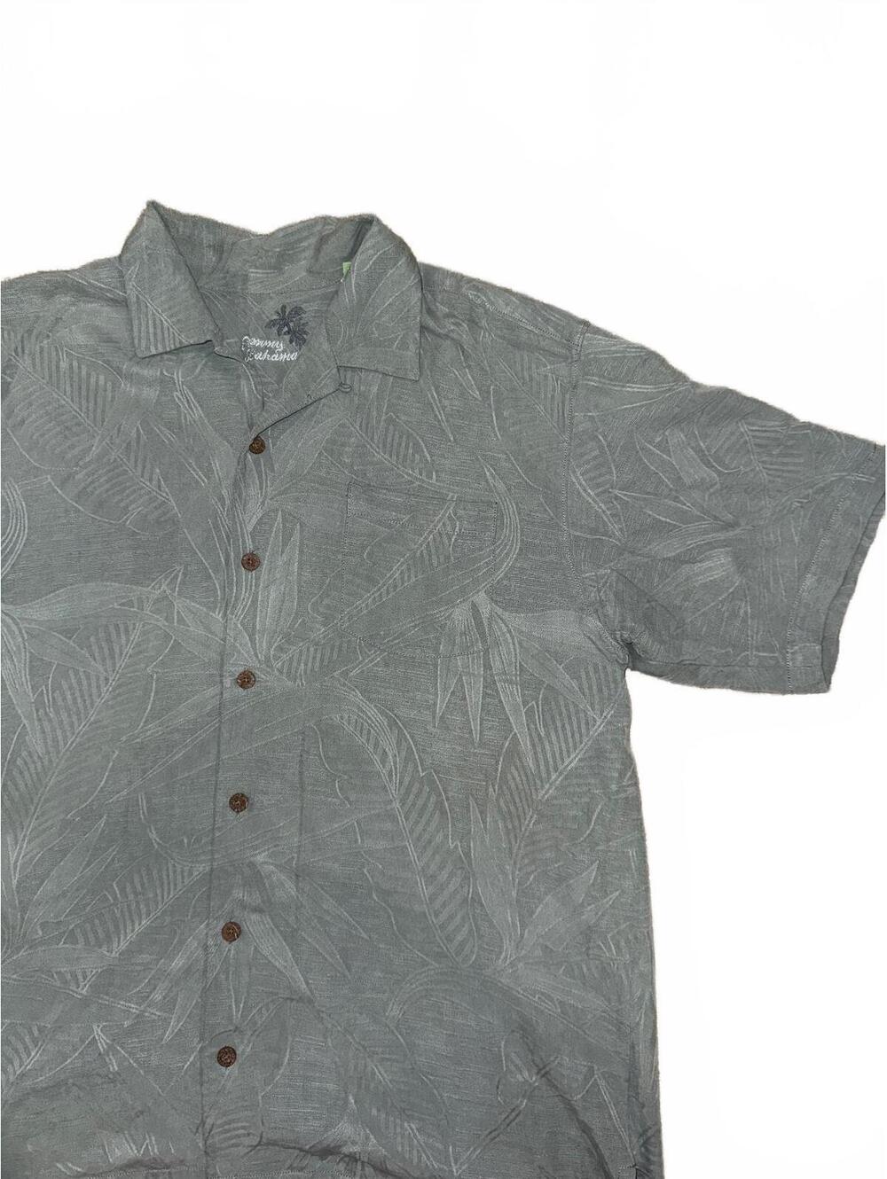 Men’s Tommy Bahama 100% silk floral Hawaiian button up short sleeve shirt size L